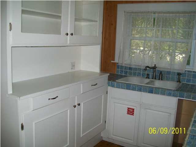 43 Miami Street Destin, FL 32550 - Photo 5 of 12 a close view of kitchen sink