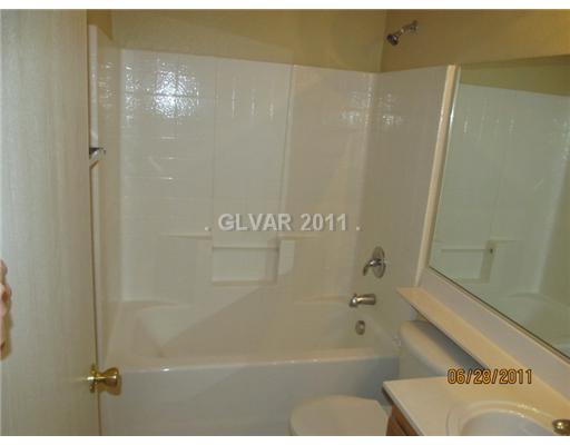 7260 Vinca Road Las Vegas, NV 89113 - Photo 15 of 22 Bathroom.