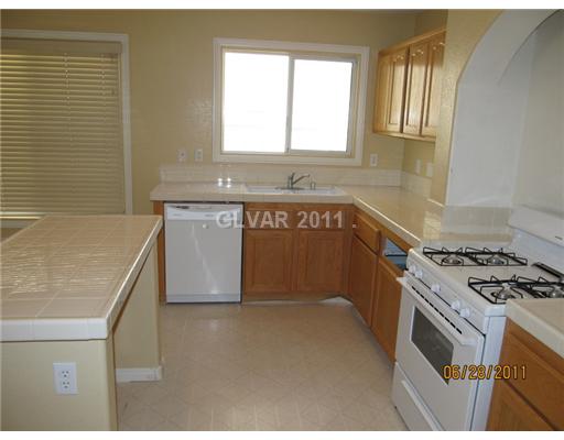 7260 Vinca Road Las Vegas, NV 89113 - Photo 8 of 22 Kitchen.
