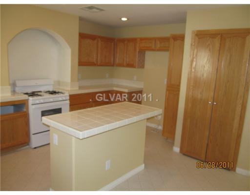 7260 Vinca Road Las Vegas, NV 89113 - Photo 9 of 22 Kitchen.