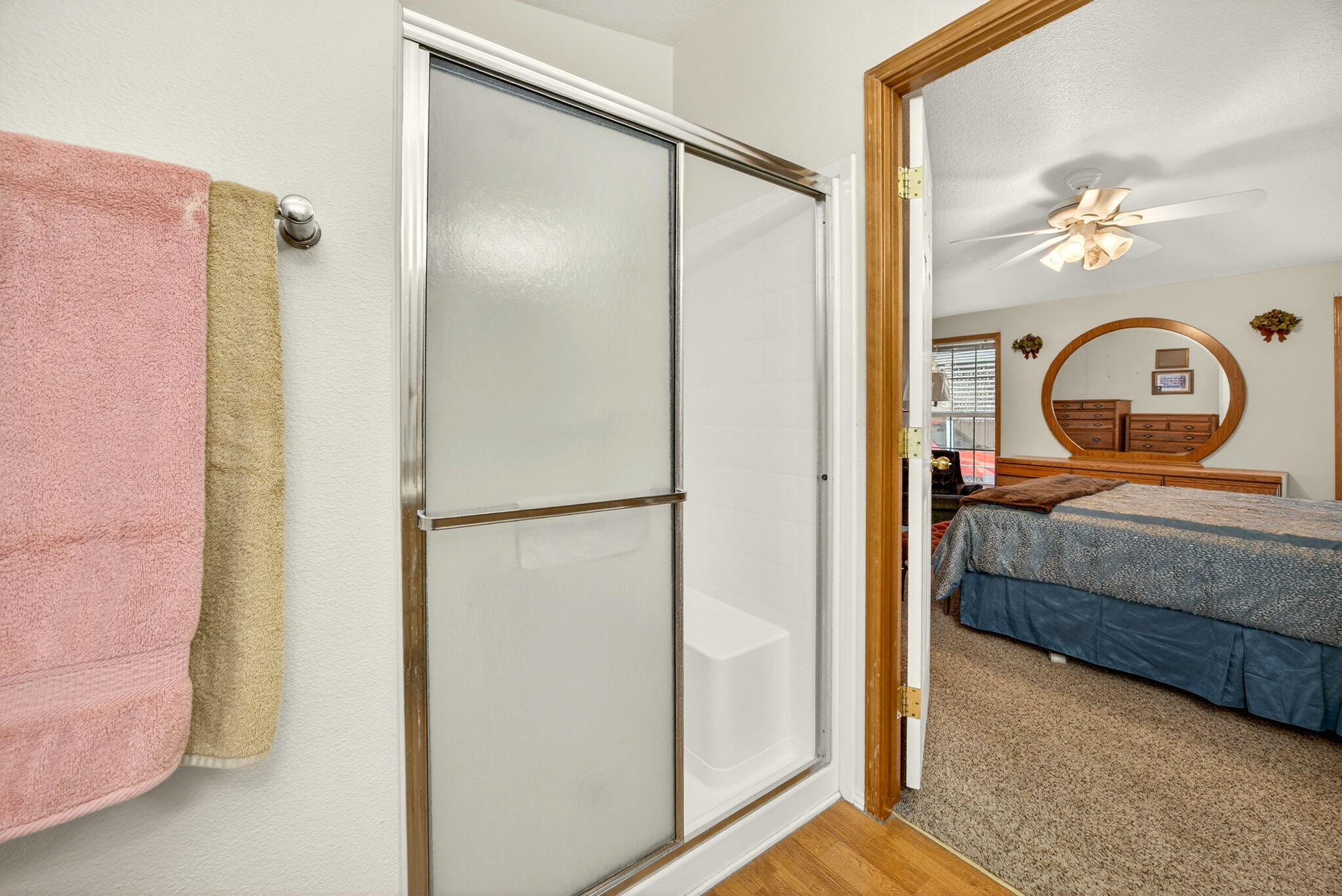 6850 Downing Road, Unit SPC 71 Central Point, OR 97502 - Photo 19 of 30 Primary Shower