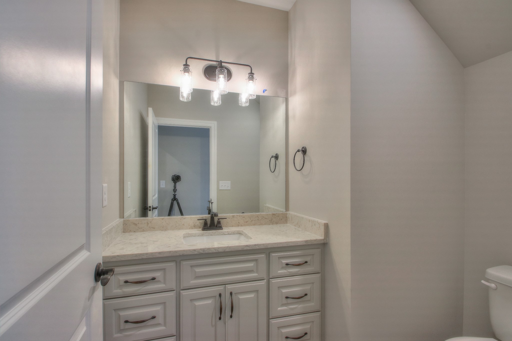 437 Burford Road Lebanon, TN 37087 - Photo 21 of 43 a bathroom with a sink and a mirror