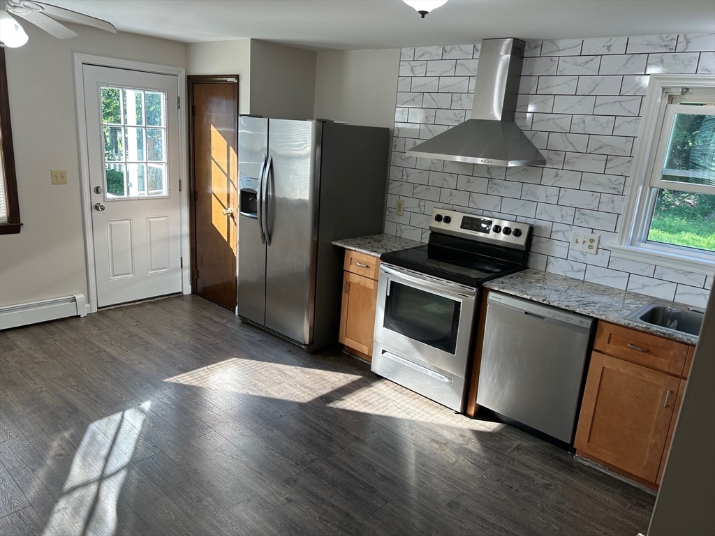 264 Stone Street Walpole, MA 02081 - Photo 7 of 35