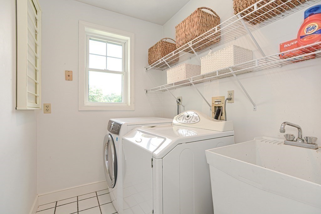 75 Alpine Drive Holliston, MA 01746 - Photo 37 of 42 a utility room with dryer and washer