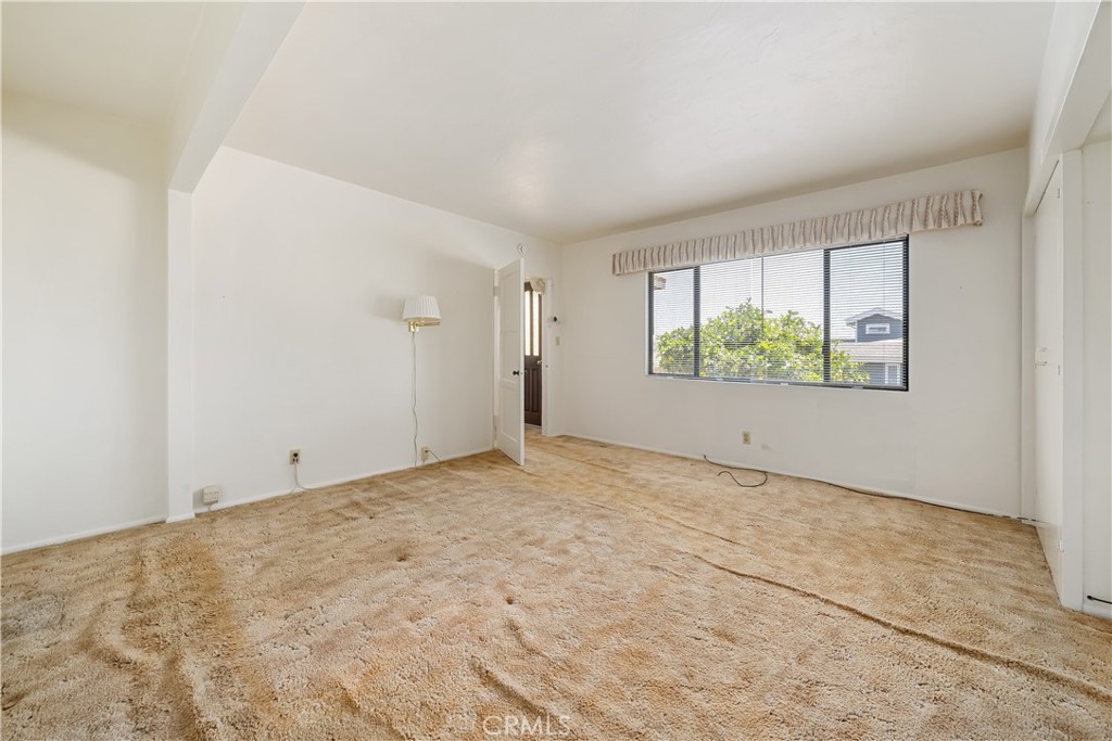 2275 Cass Avenue Cayucos, CA 93430 - Photo 26 of 60 an empty room with a window