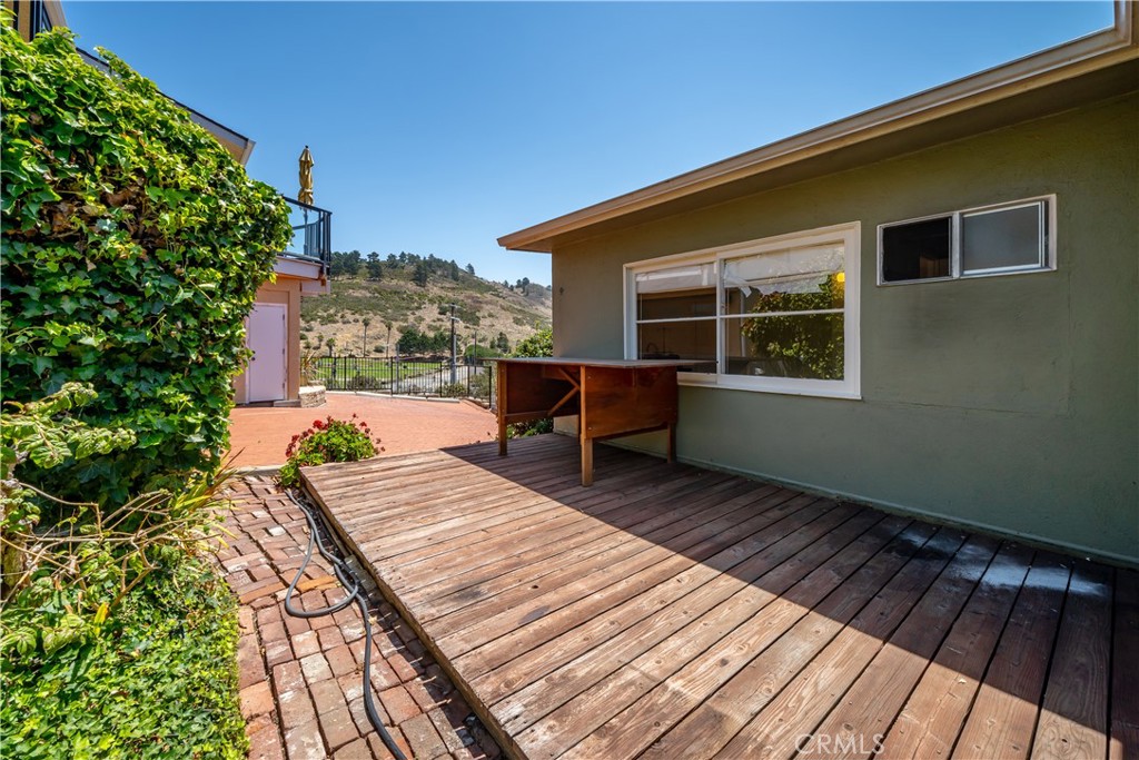 2275 Cass Avenue Cayucos, CA 93430 - Photo 49 of 60 a view of a backyard with sitting area