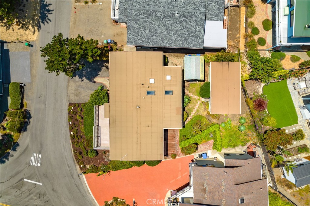 2275 Cass Avenue Cayucos, CA 93430 - Photo 5 of 60 front view of a house with a potted plant