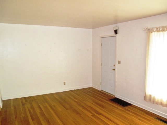 2810 North Locust Road Spokane, WA 99206 - Photo 2 of 20