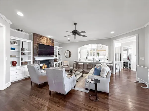 $779,997 | 4206 Pinecreek Drive, Rowlett, TX 75088