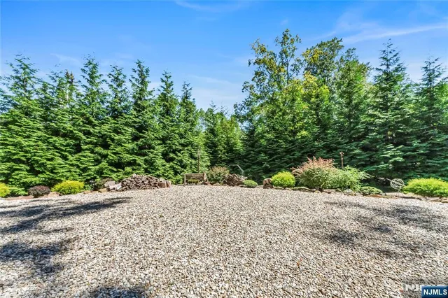 $1,669,900 | 18 Fairview Drive, North Caldwell, NJ 07006