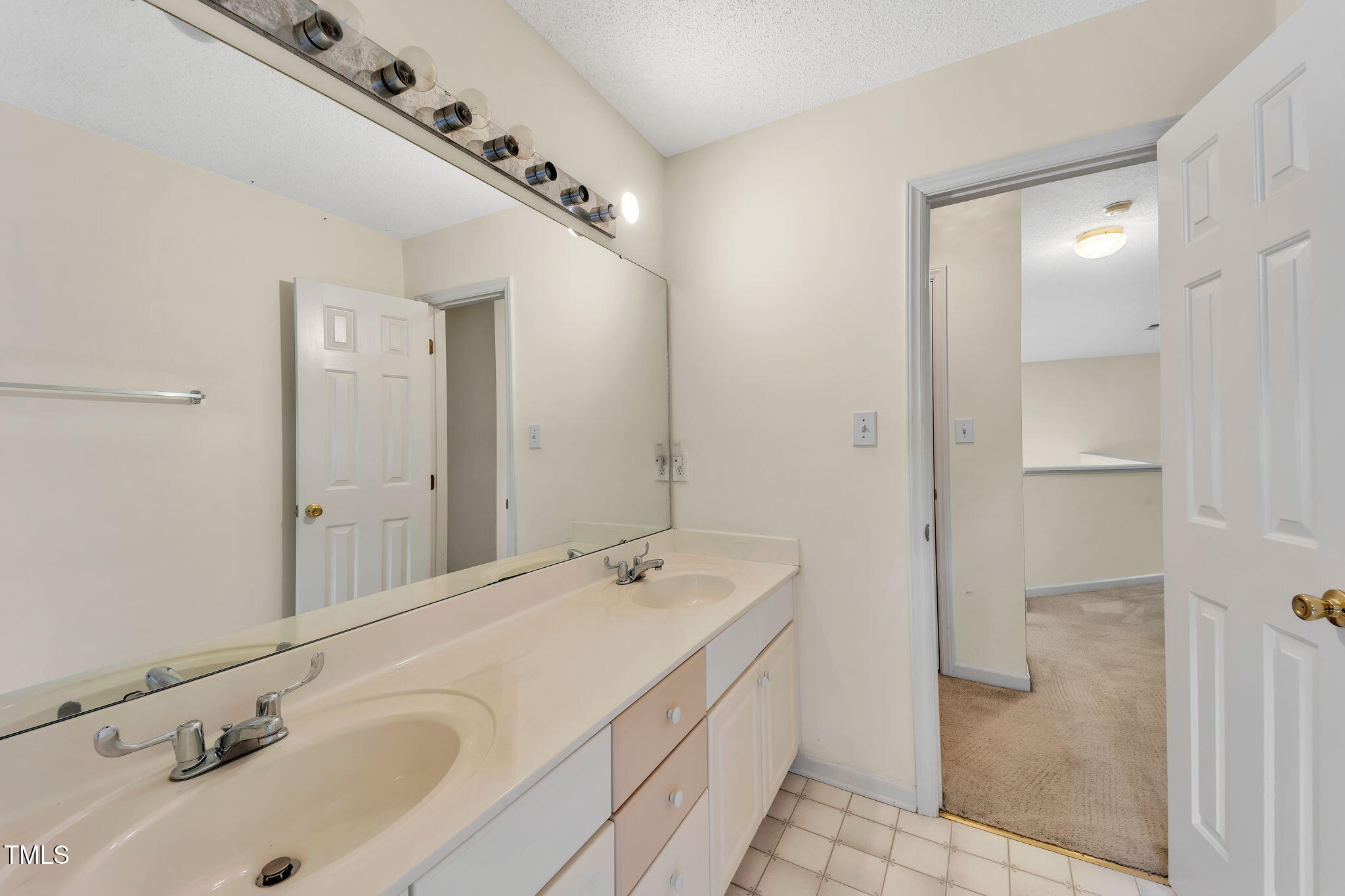 8629 Swarthmore Drive Raleigh, NC 27615 - Photo 15 of 25 25-web-or-mls-484A1310