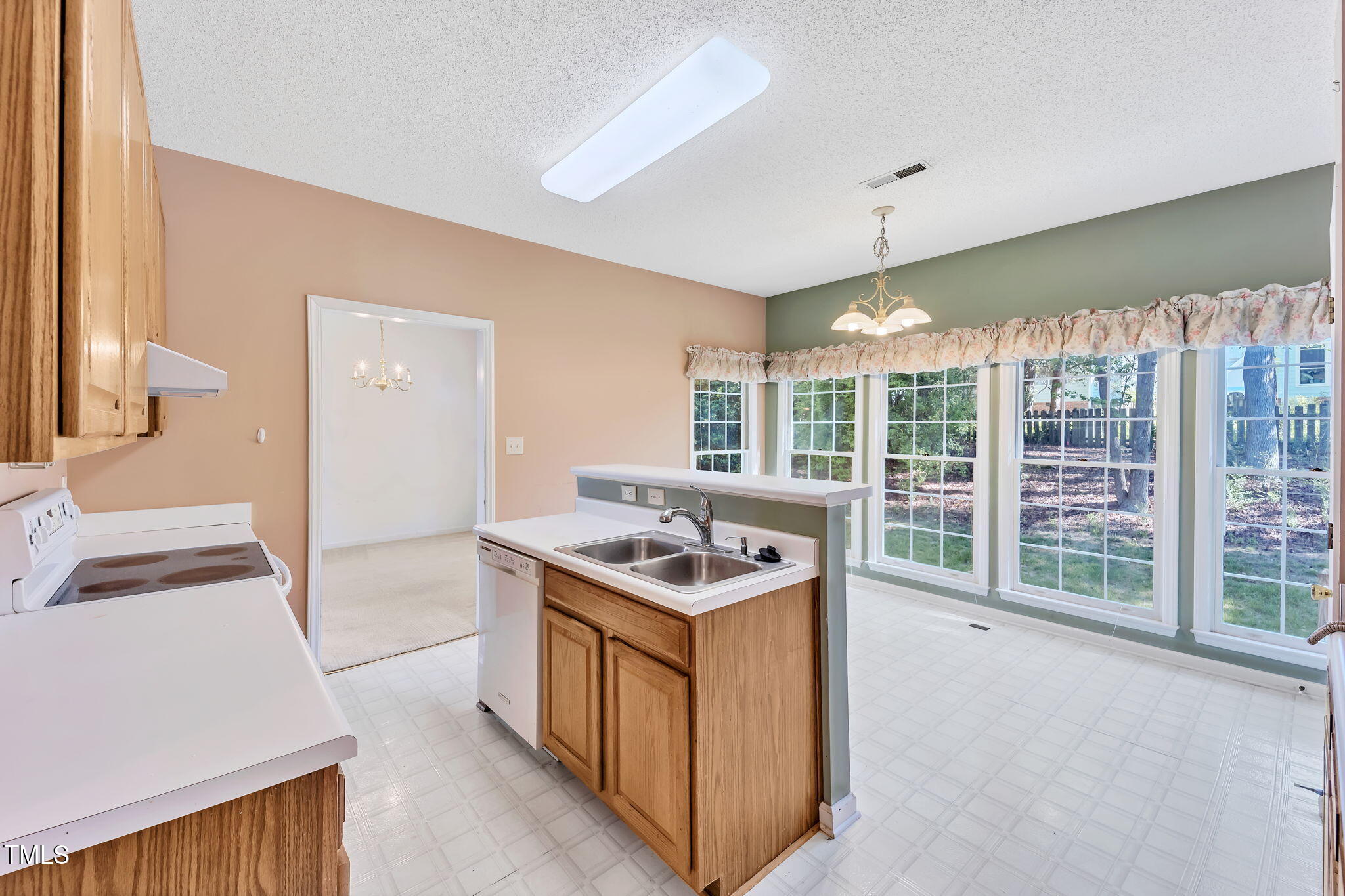 8629 Swarthmore Drive Raleigh, NC 27615 - Photo 9 of 25 16-web-or-mls-484A1205