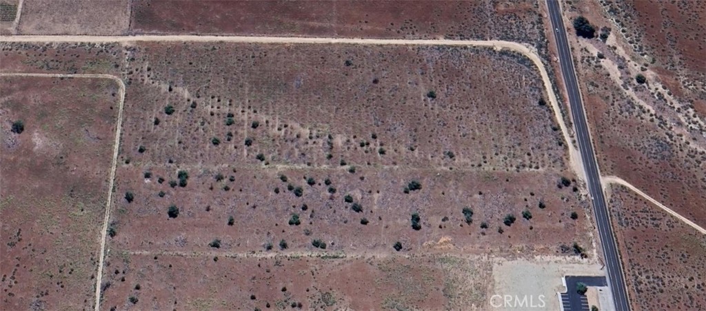 8 Highline Road Tehachapi, CA 93561 - Photo 17 of 18 a bathroom with a shower