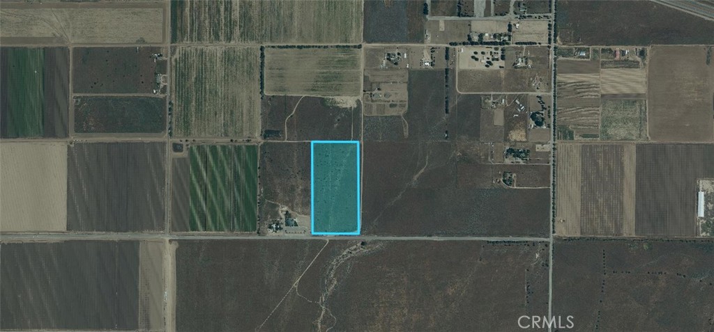 8 Highline Road Tehachapi, CA 93561 - Photo 5 of 18 a bathroom with a shower