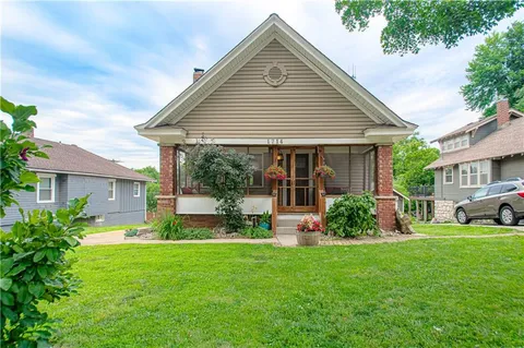 $300,000 | 1714 South Overton Avenue, Independence, MO 64052
