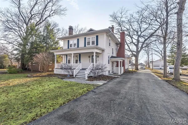 $365,000 | 232 South 9th Street, Wood River, IL 62095