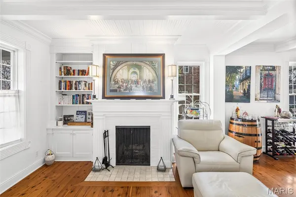 $365,000 | 232 South 9th Street, Wood River, IL 62095