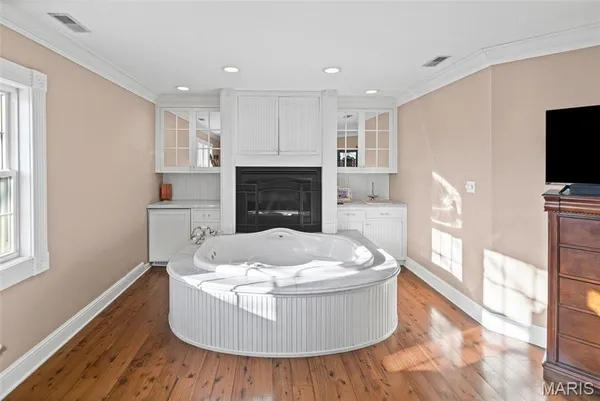 $365,000 | 232 South 9th Street, Wood River, IL 62095