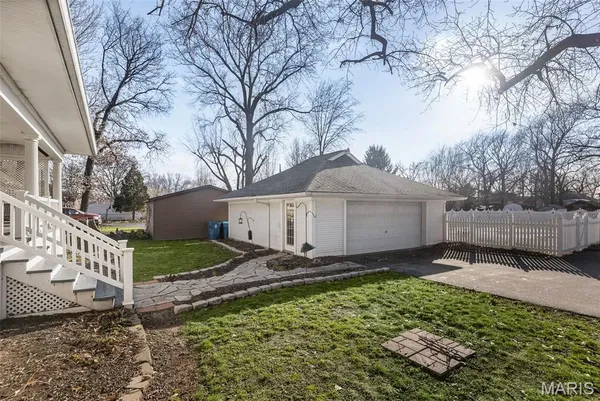 $365,000 | 232 South 9th Street, Wood River, IL 62095