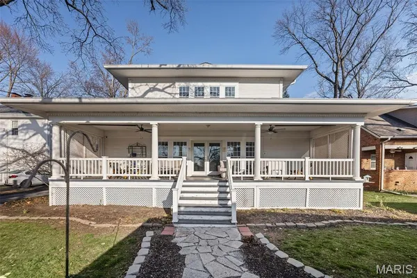 $365,000 | 232 South 9th Street, Wood River, IL 62095