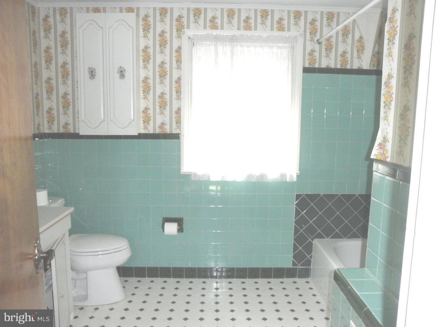 3300 Concord Road Aston, PA 19014 - Photo 15 of 19 Bathroom