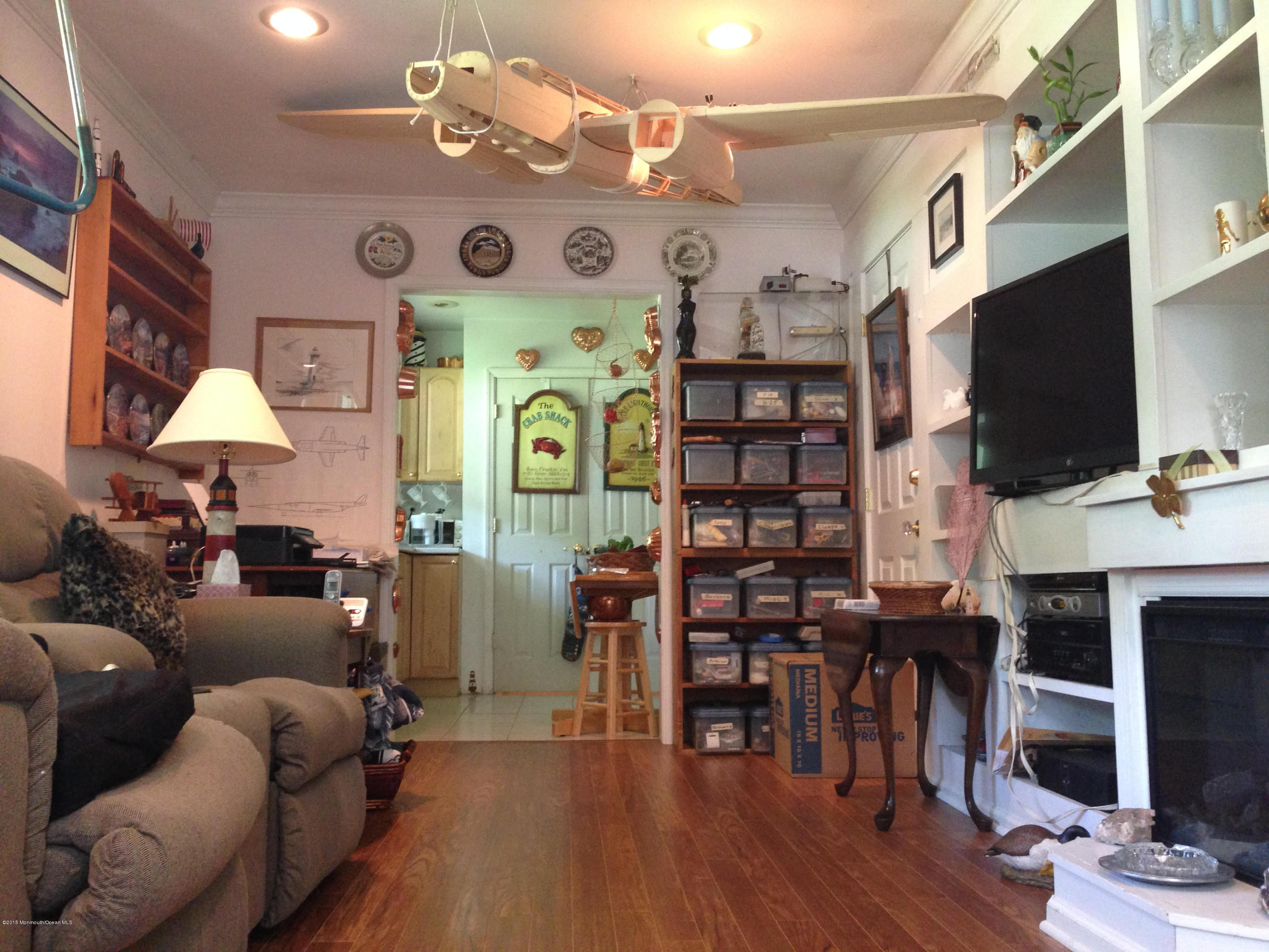 8 Buttonwood Road Middletown, NJ 07748 - Photo 18 of 26 md Living room