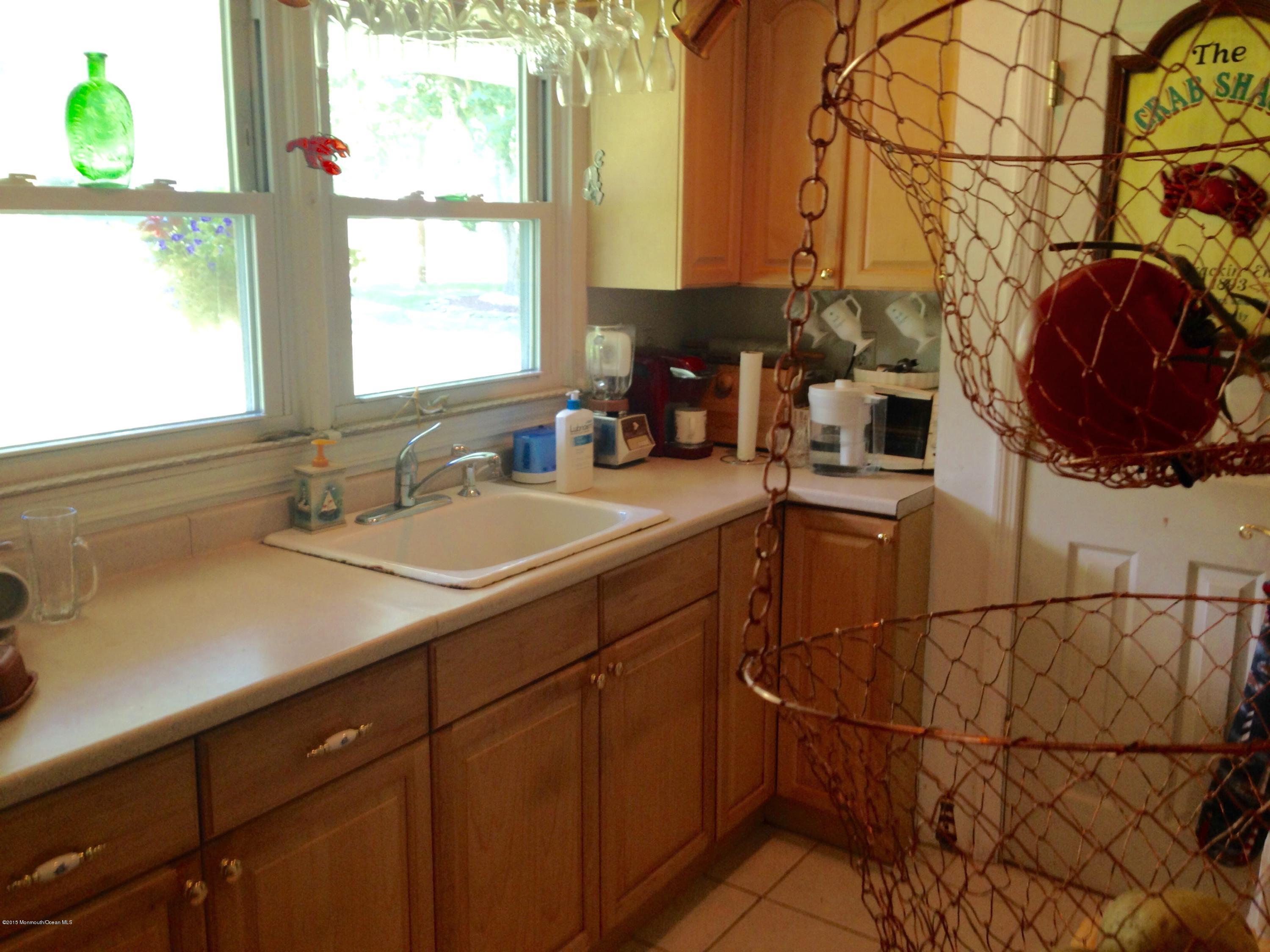8 Buttonwood Road Middletown, NJ 07748 - Photo 21 of 26 MD kitchen