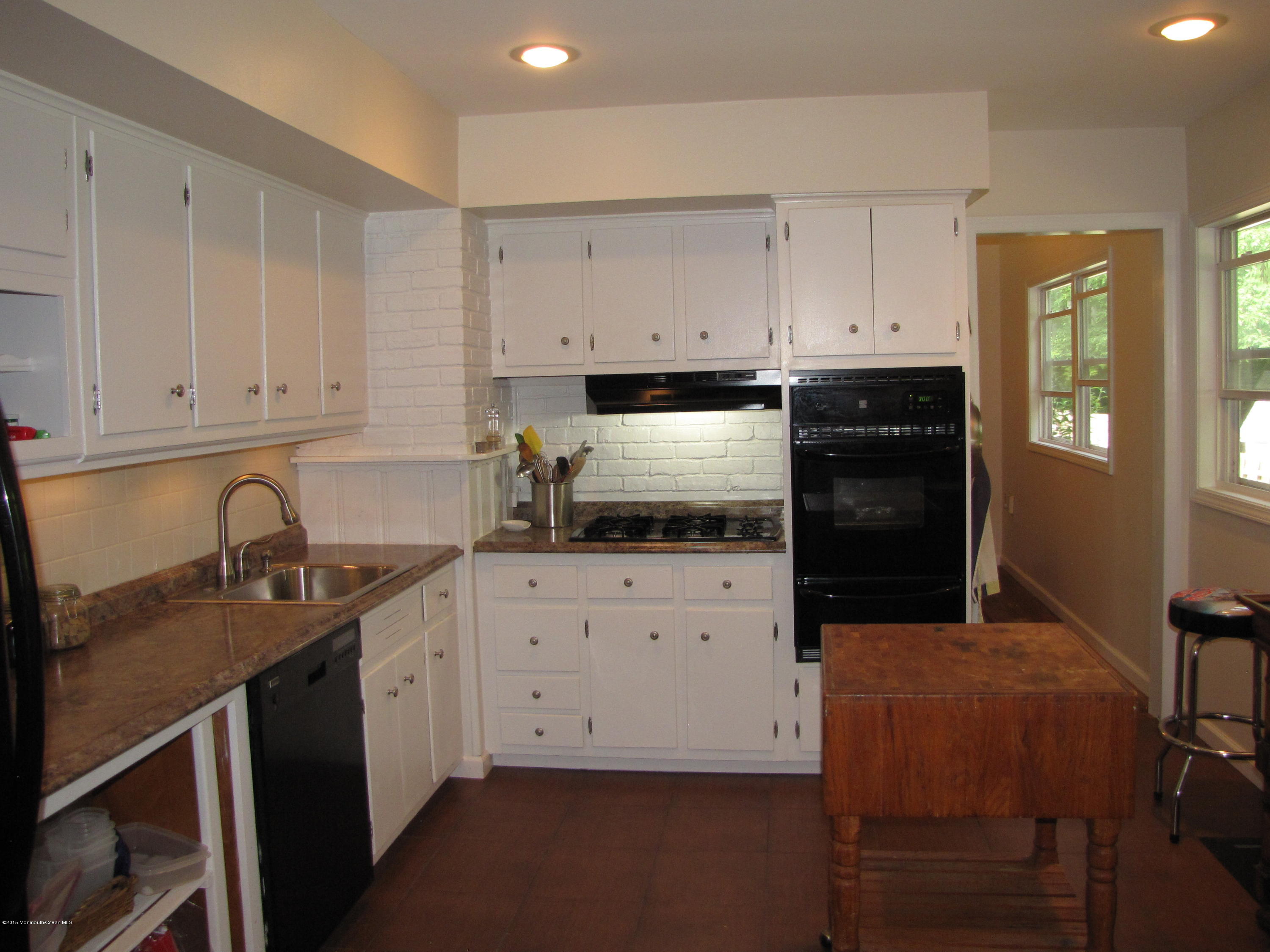 8 Buttonwood Road Middletown, NJ 07748 - Photo 9 of 26 8 BUTTONWOOD 017
