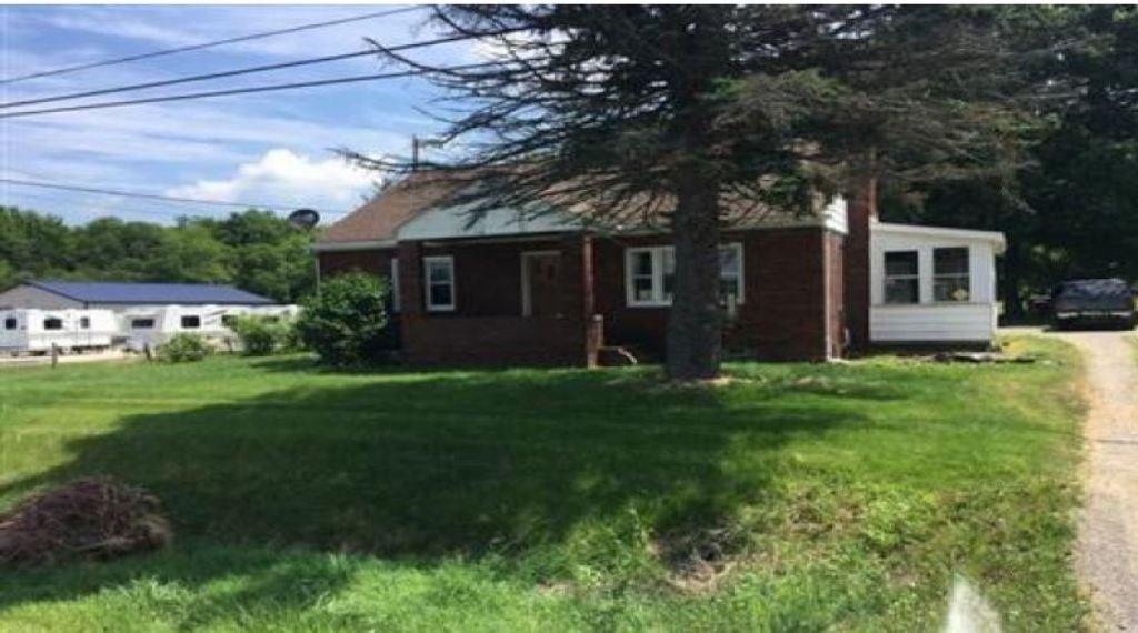 3598 North Hermitage Road Transfer, PA 16154 - Photo 2 of 12