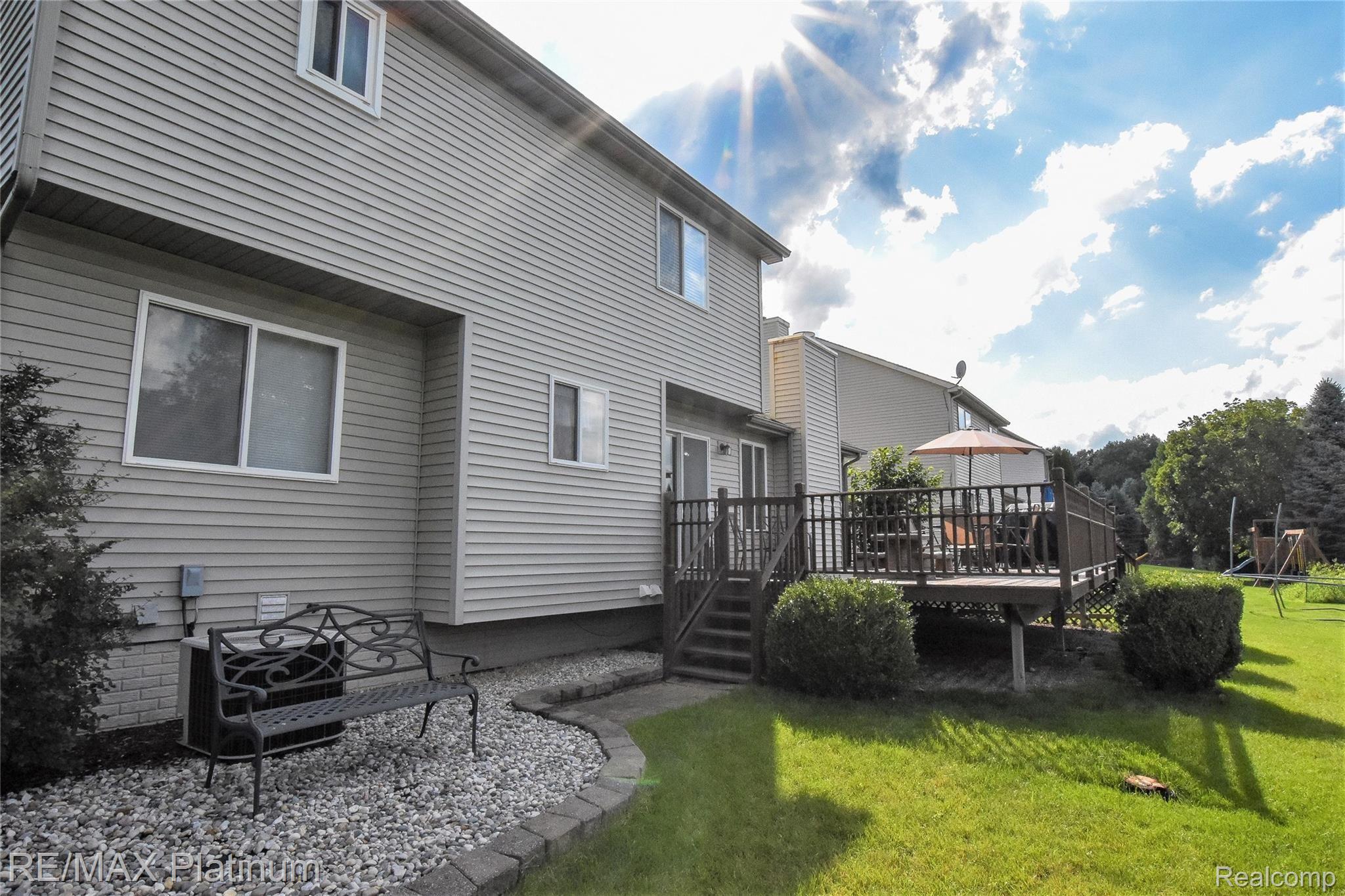 2381 Summit Cedar Howell, MI 48855 - Photo 31 of 32 DSC_8670.jpg