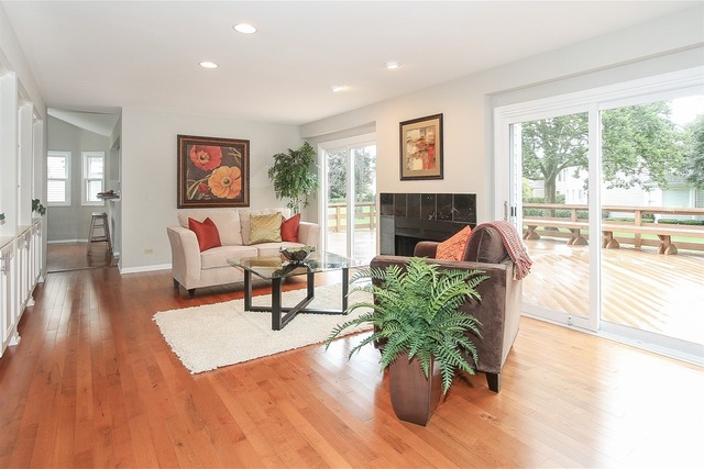 601 Raintree Road Buffalo Grove, IL 60089 - Photo 3 of 25
