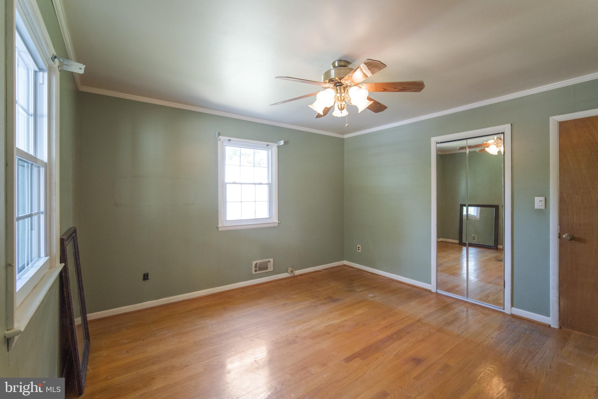 698 West Maple Road Linthicum Heights, MD 21090 - Photo 7 of 24 1st Floor Bedroom