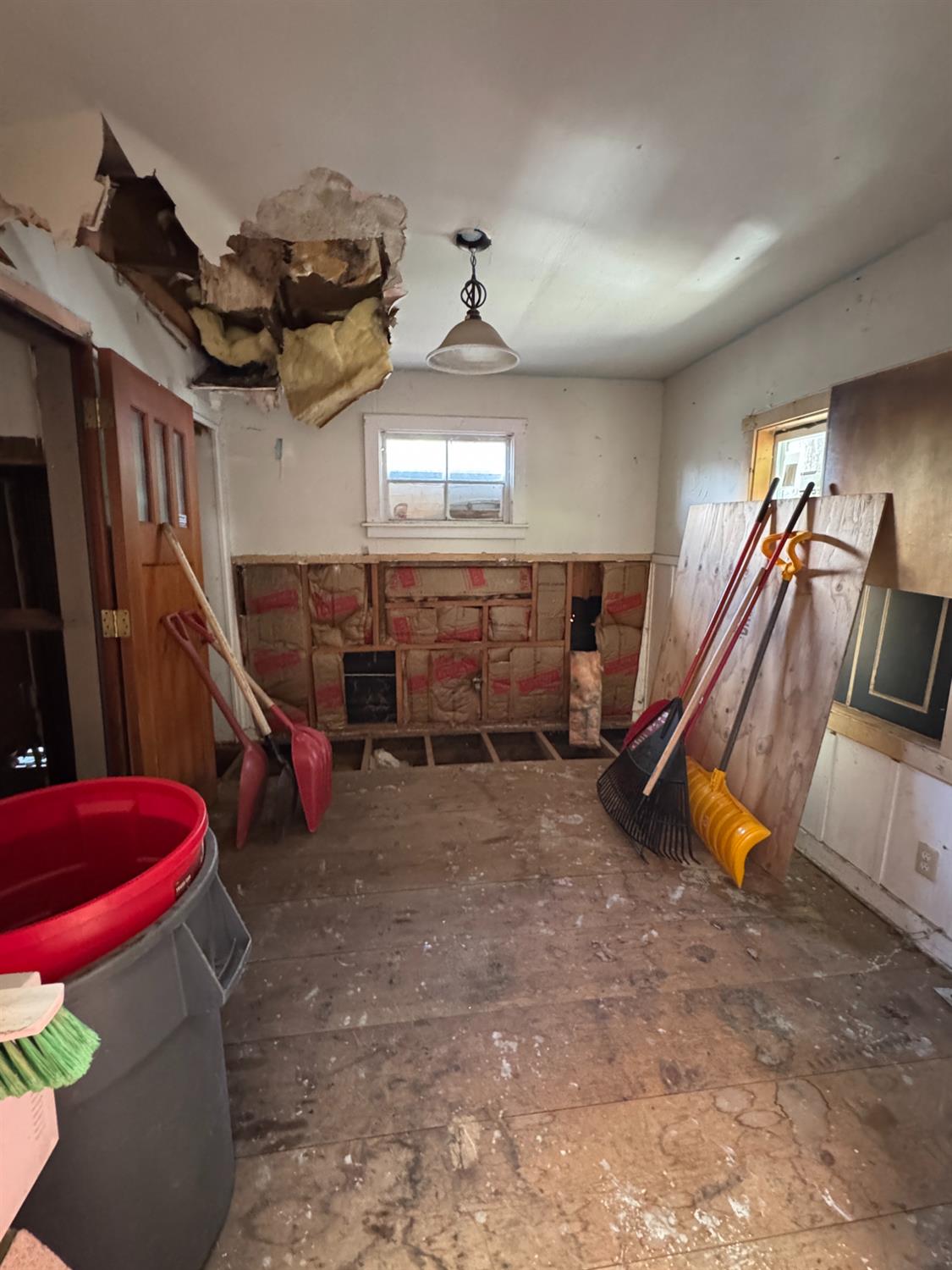 217 Chipmunk Street Kings Beach, CA 96143 - Photo 10 of 18 a view of a room with gym equipment