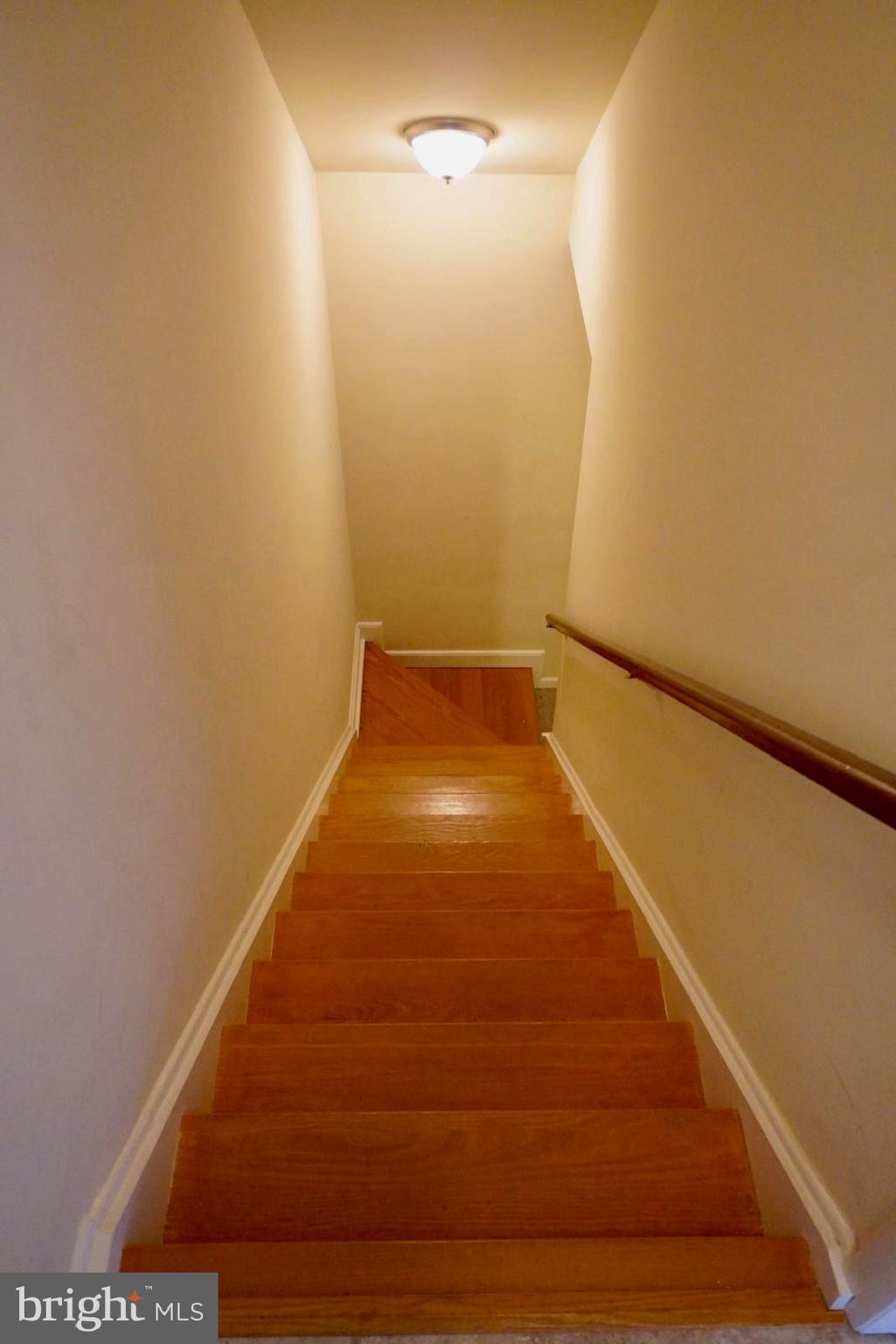 1434 Yellowwood Court Reston, VA 20190 - Photo 13 of 17 a view of a hallway