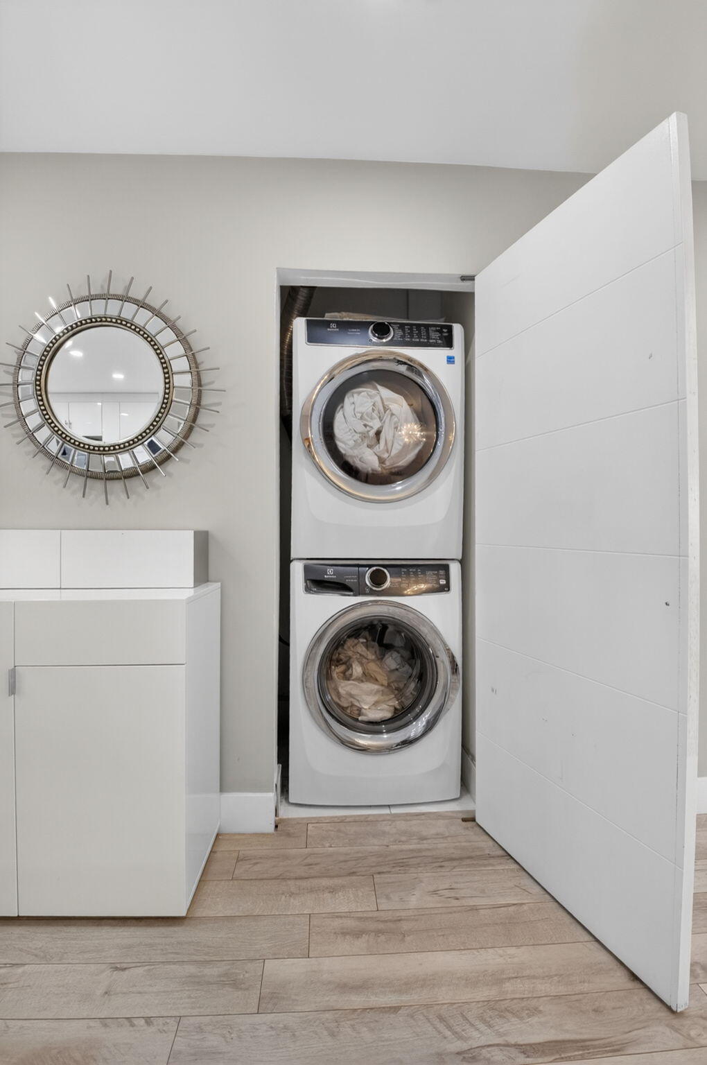 9299 Vista Del Lago, Unit 16D Boca Raton, FL 33428 - Photo 26 of 39 Laundry