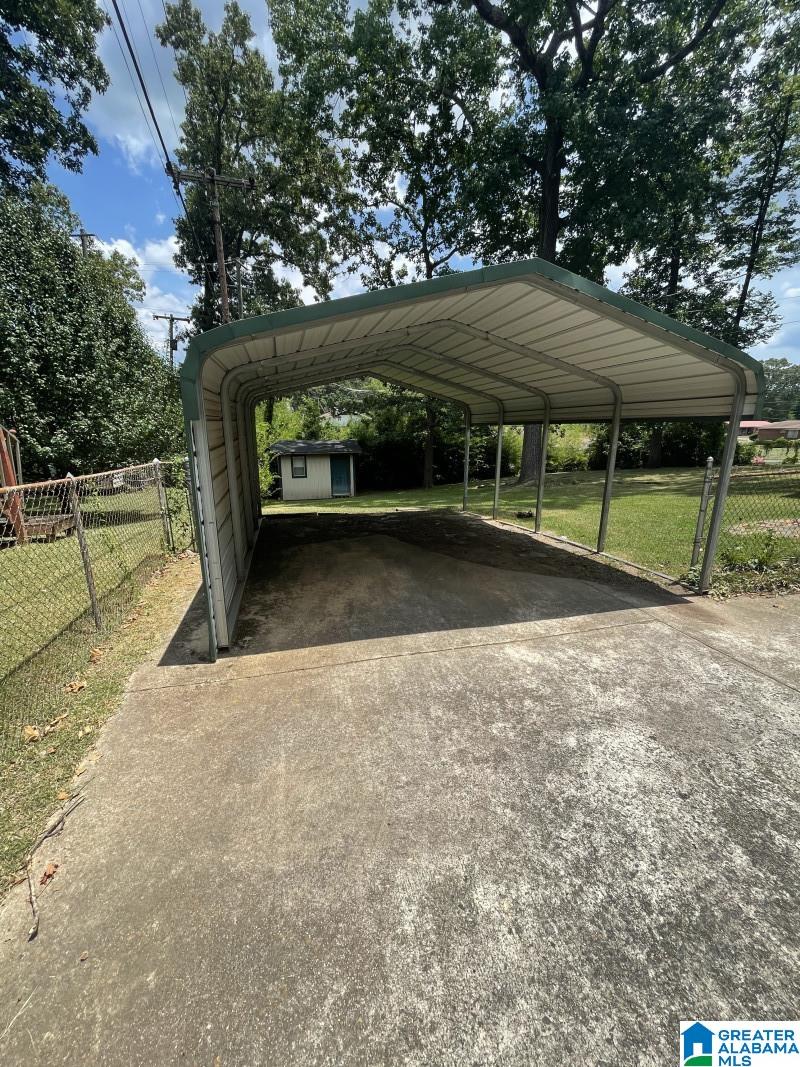 744 Glen Ridge Drive Fairfield, AL 35064 - Photo 4 of 18