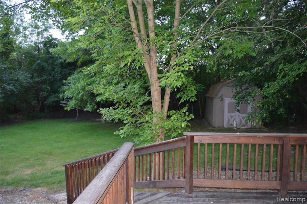 185 Nawakwa Road Rochester Hills, MI 48307 - Photo 18 of 23
