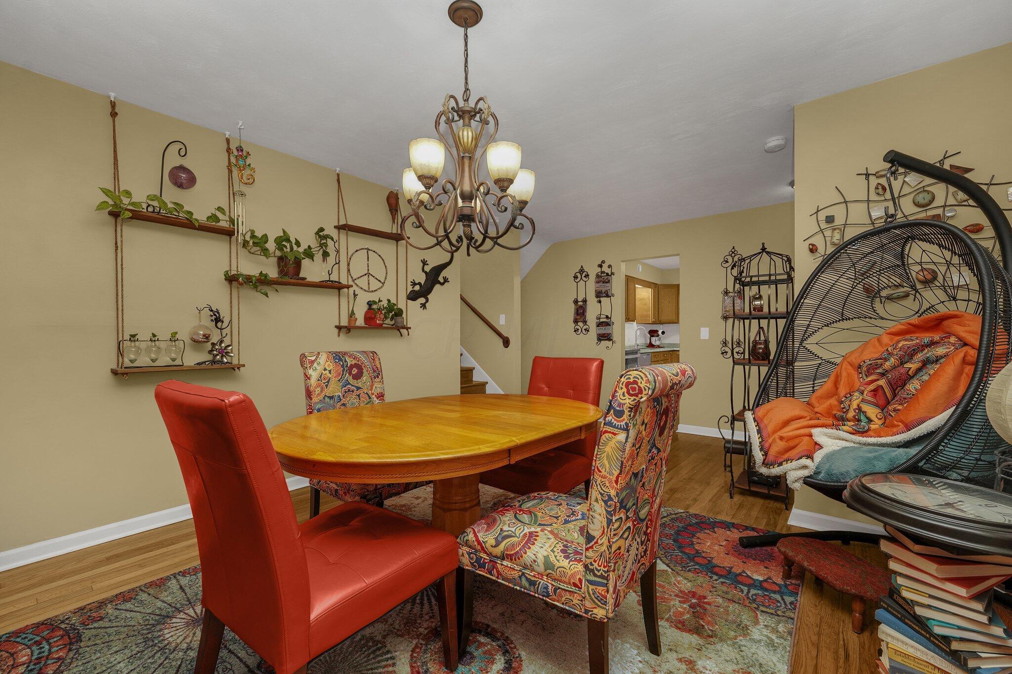 563 McCutcheon Road Columbus, OH 43230 - Photo 5 of 27 7-web-or-mls-563-mccutcheon-rd