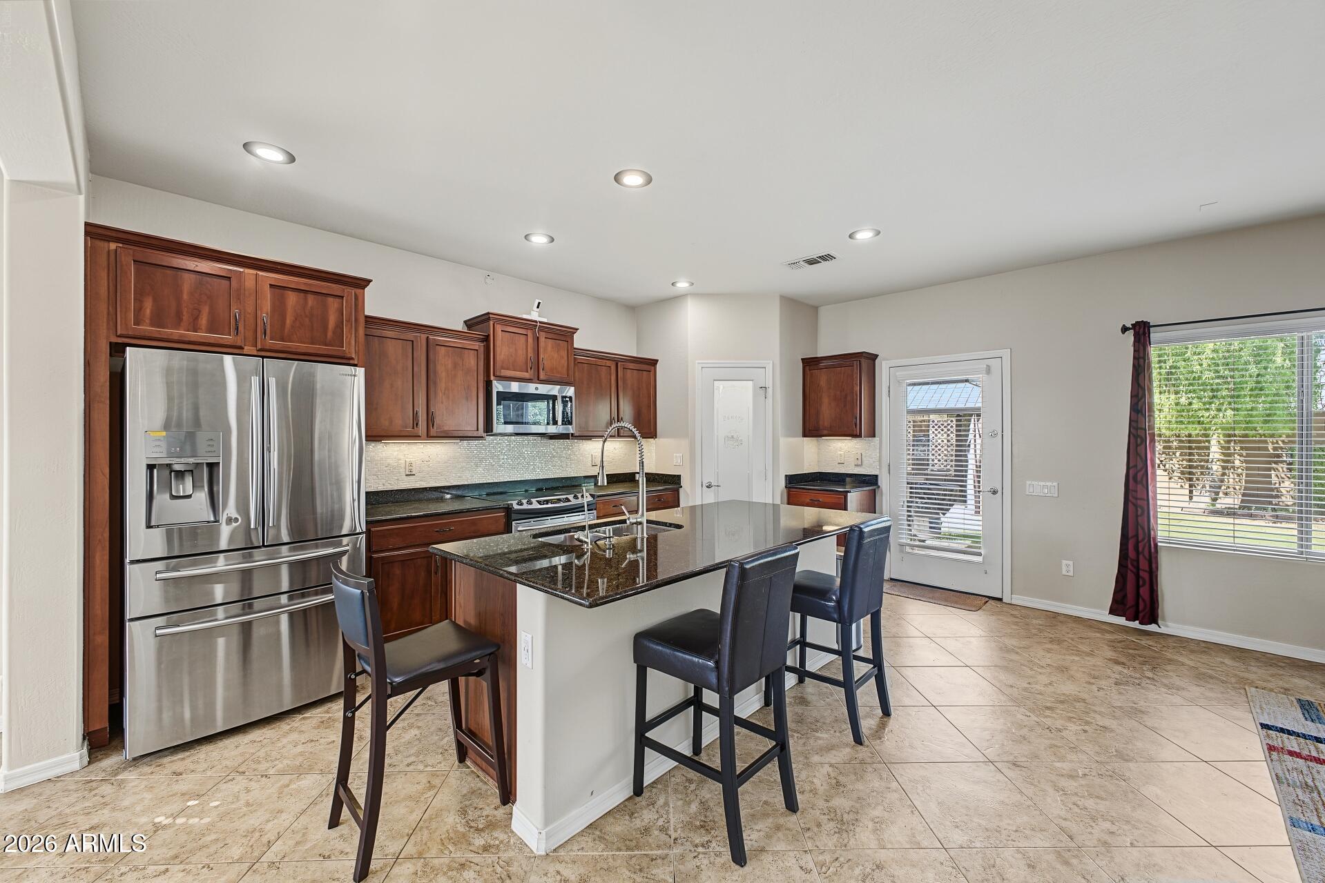 2240 West Davis Road Phoenix, AZ 85023 - Photo 11 of 39 11 - Davis