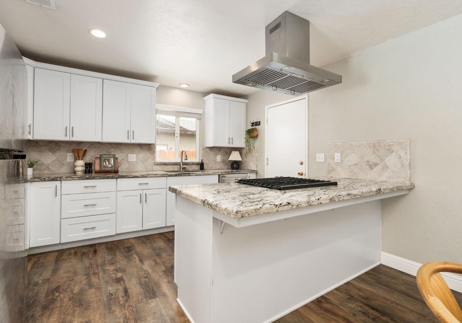 1422 Rall Avenue Clovis, CA 93611 - Photo 11 of 34