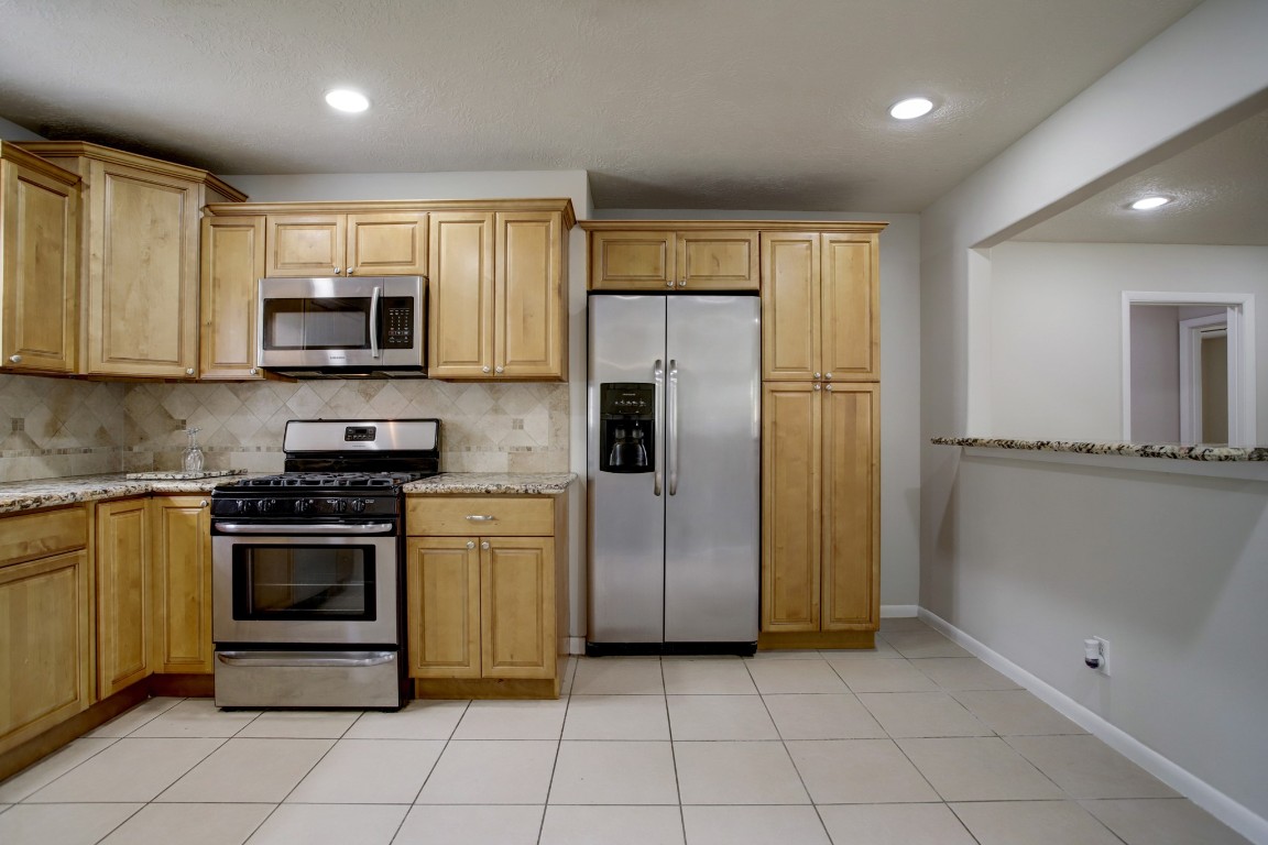 9638 Maribelle Way Houston, TX 77055 - Photo 5 of 12