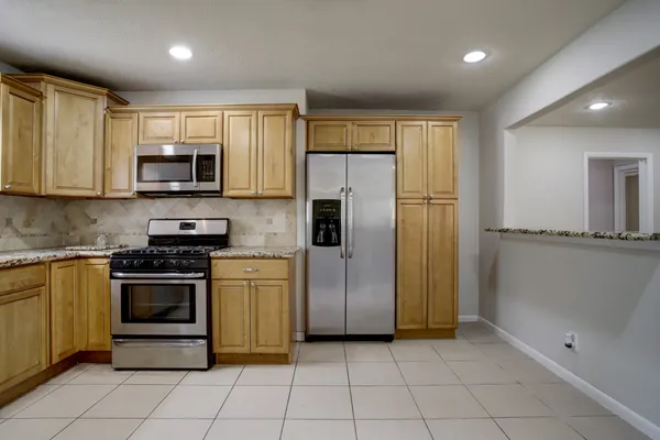 $1,900 | 9638 Maribelle Way, Houston, TX 77055