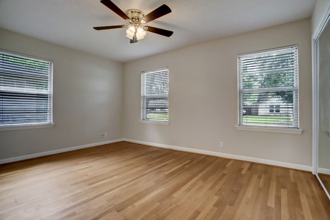 9638 Maribelle Way Houston, TX 77055 - Photo 8 of 12