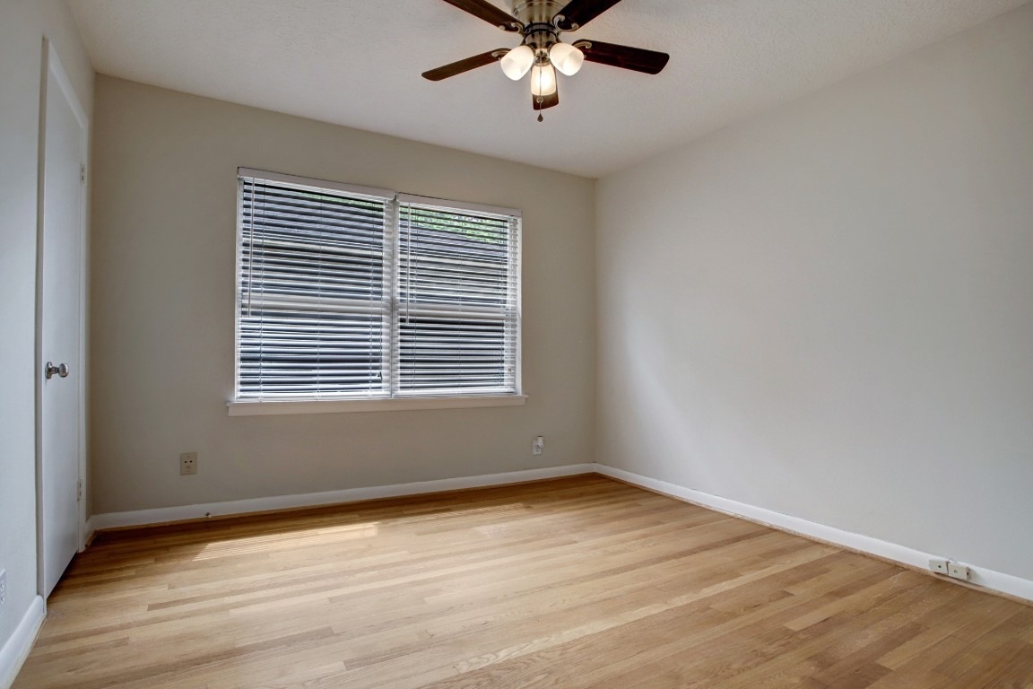 9638 Maribelle Way Houston, TX 77055 - Photo 9 of 12