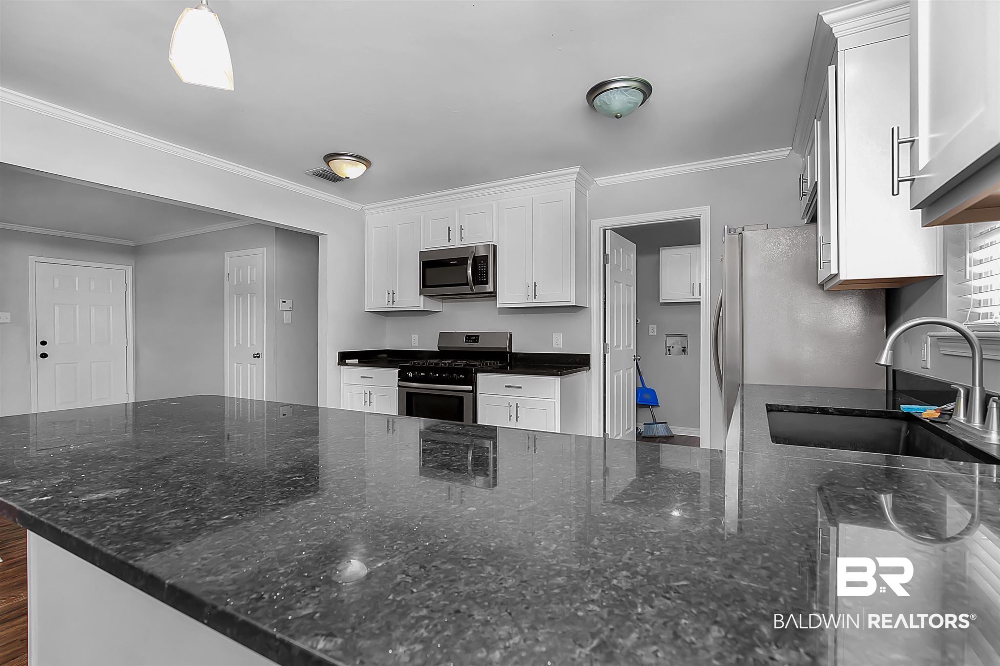 10171 British Court Semmes, AL 36575 - Photo 4 of 16 Breakfast Bar