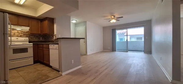 $1,000 | 1455 East Katie Avenue, Unit C28, Las Vegas, NV 89119