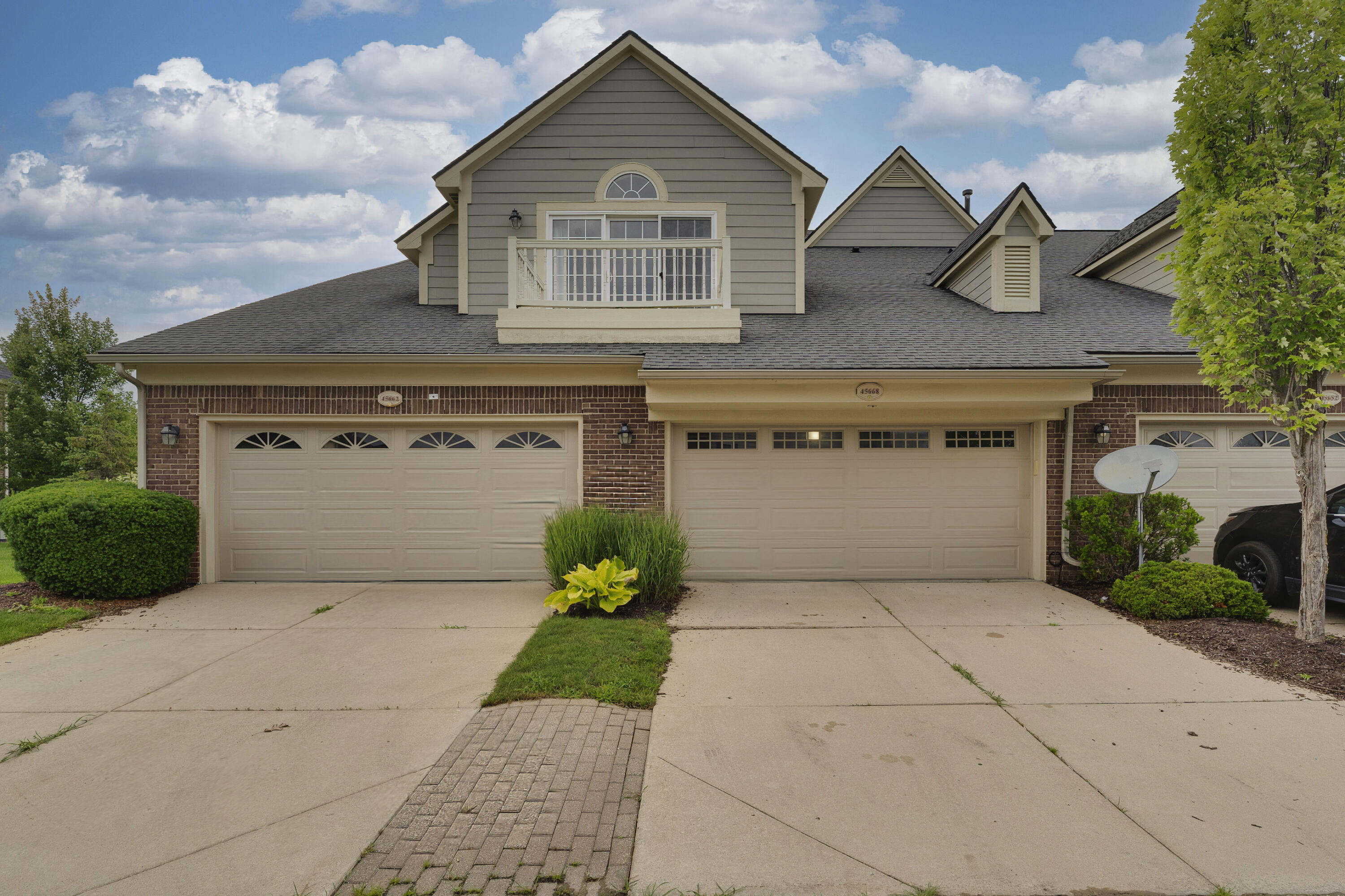 45668 South Stonewood Road Canton, MI 48187 - Photo 2 of 39 A-45668 S Stonewood Dr Canton -1