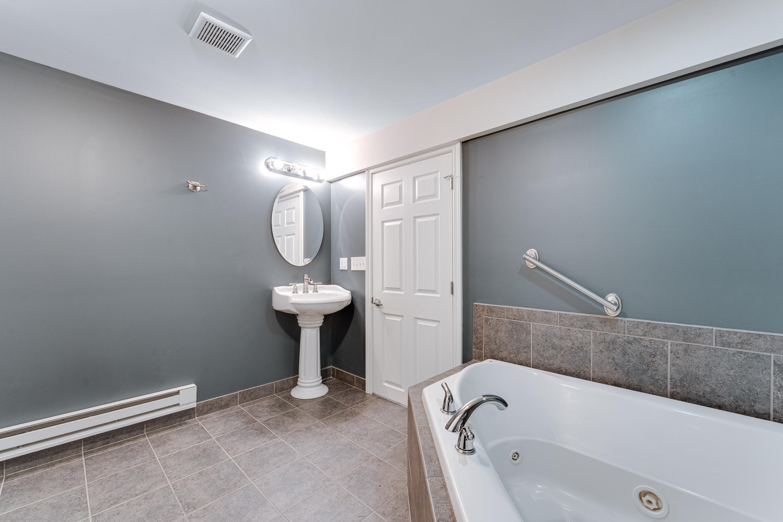 45668 South Stonewood Road Canton, MI 48187 - Photo 30 of 39 B-45668 S Stonewood Dr Canton -29