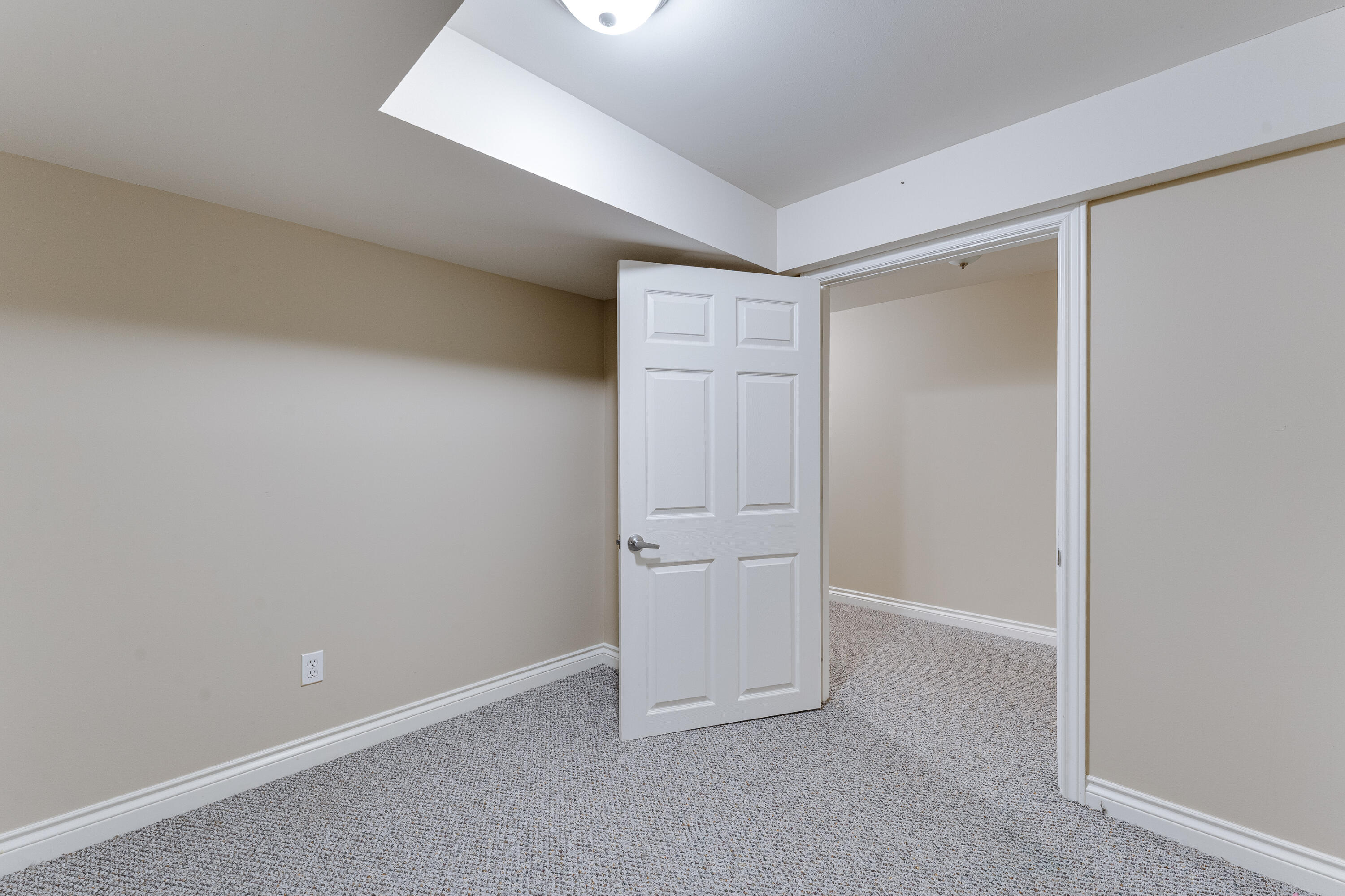 45668 South Stonewood Road Canton, MI 48187 - Photo 32 of 39 B-45668 S Stonewood Dr Canton -31