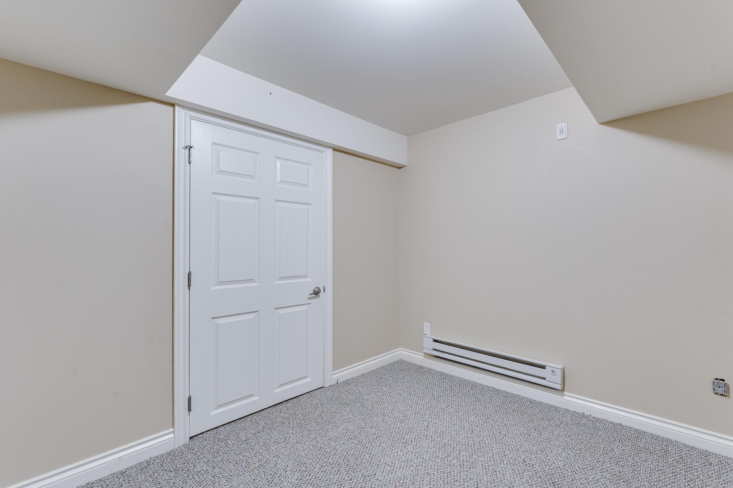 45668 South Stonewood Road Canton, MI 48187 - Photo 33 of 39 B-45668 S Stonewood Dr Canton -32